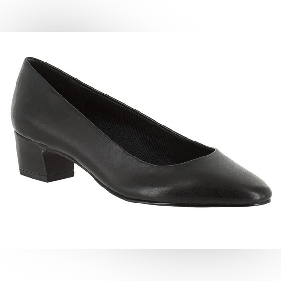 easy street Shoes - Classic Easy Street‎ Women's Prim Comfort Pump Size 9.5W
